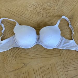 ⭐️FREE with purchase (Set of 2) 32DDD = 32F White So Free Balconnet Bra LaSenza